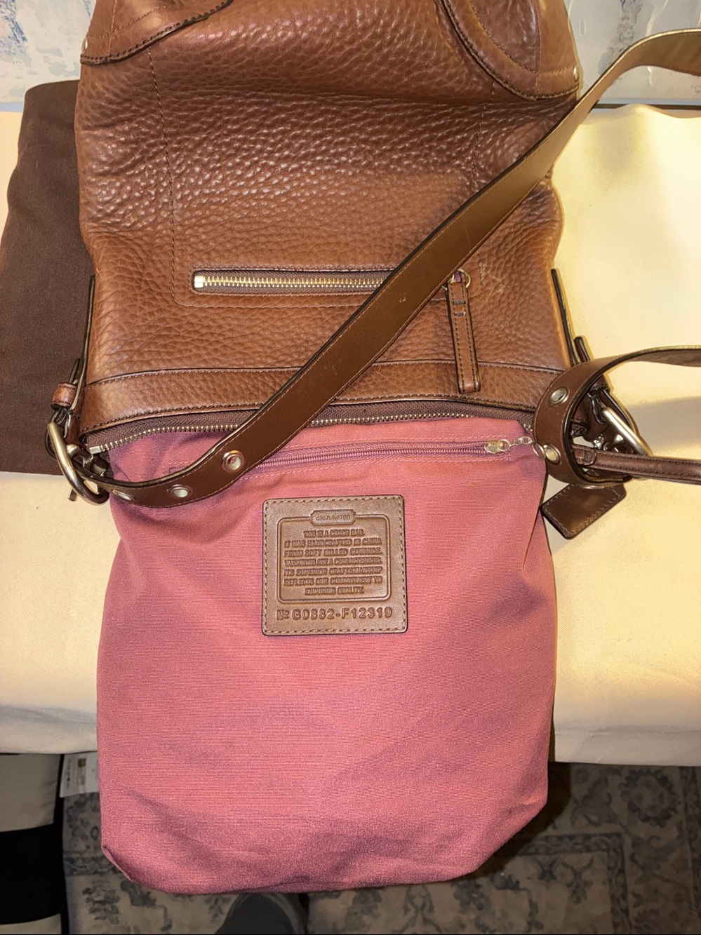 Genuine Coach Dark Brown Leather HOBO Bag Coach Dust bag included
Y2 K 2008 - Picture 6 of 17
